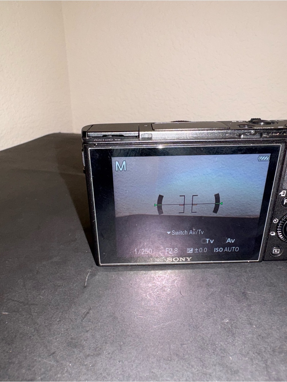 Sony RX100 VII Bundle - Picture 3 of 3